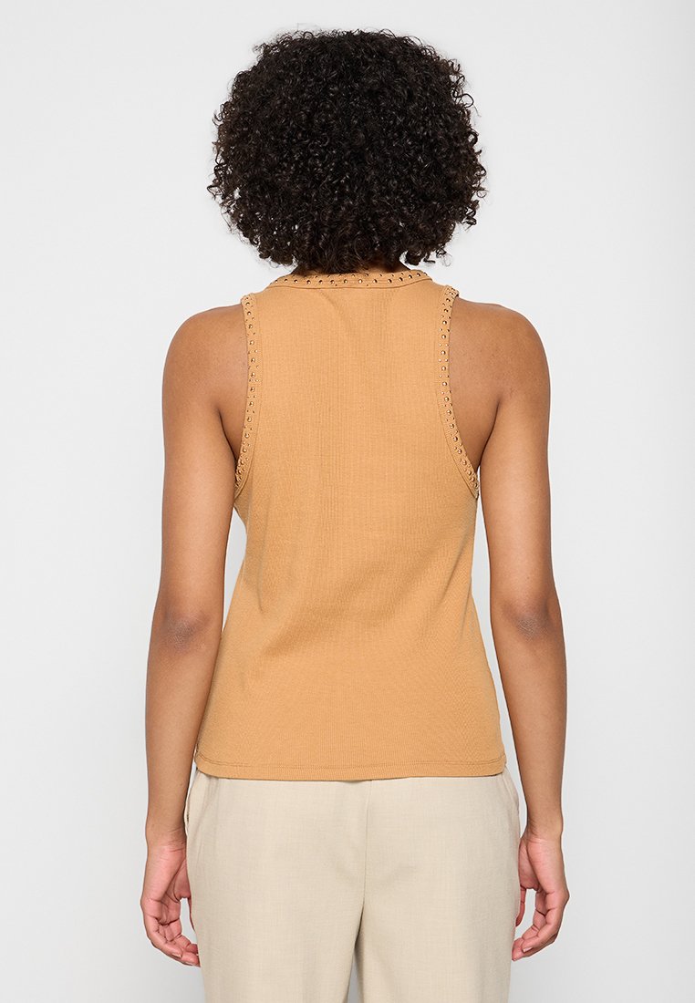DKNY