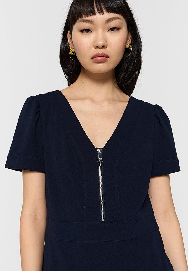 DKNY