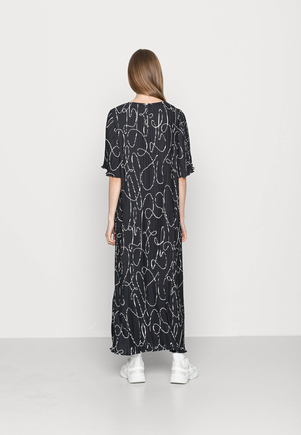 NA-KD WIDE SLEEVE DRESS
