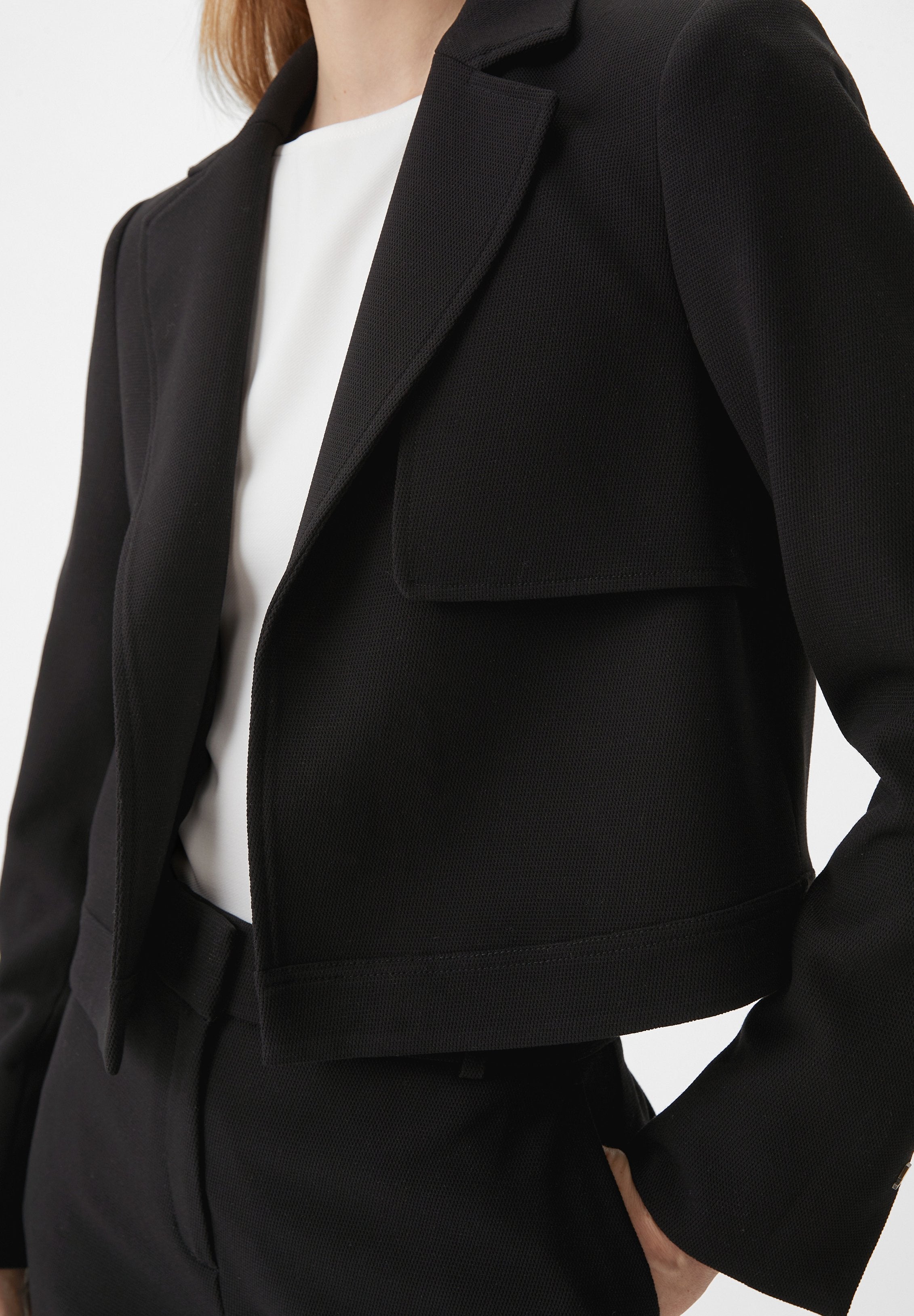KURZER BLAZER AUS VISKOSEMIX Media 5