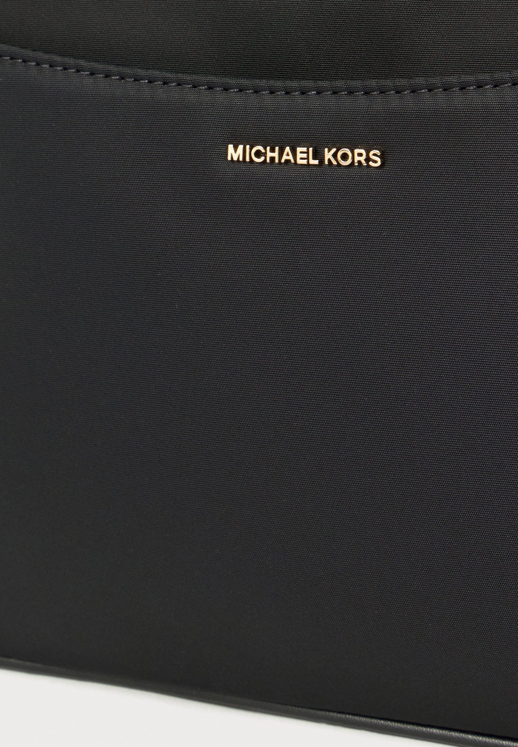 MICHAEL Michael Kors JET SET MD TZ POCHETTE XBODY
