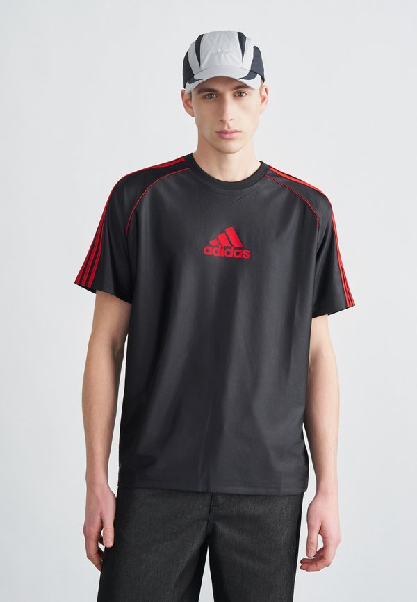 adidas Originals BOS TEE - Print T-shirt - black/better scarlet