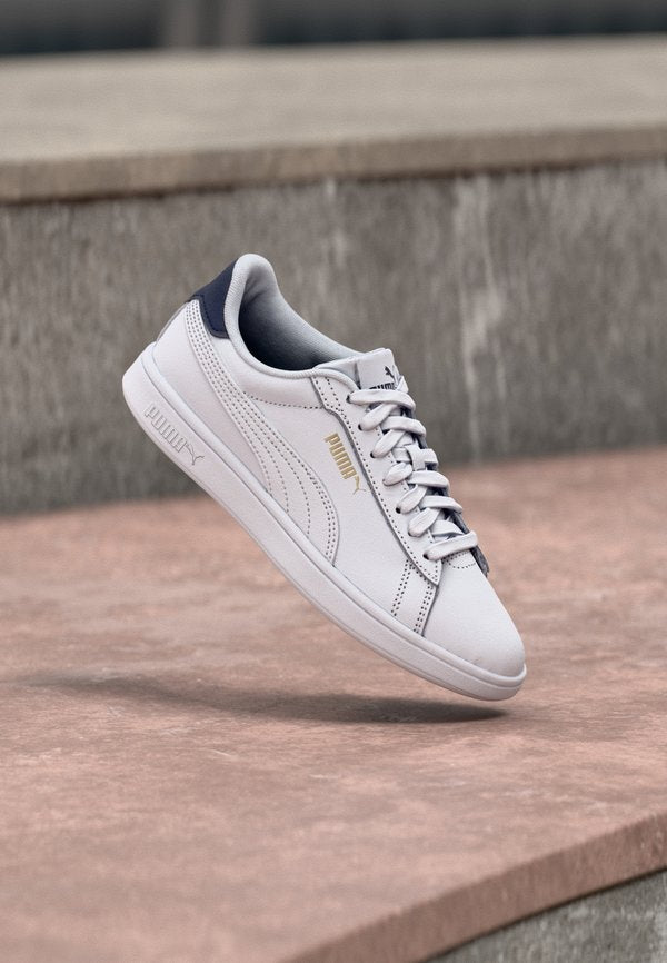 Puma SMASH 3.0 L - Training shoe - white/navy/gold