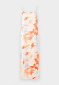 Blumiges Maxikleid in pastellfarbenen Tönen mit abstrakten Mustern in Orange und Hellblau, ausgestattet mit verstellbaren Spaghettiträgern und einer glatten Textur.