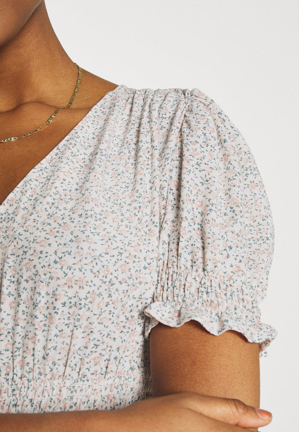 NA-KD V-NECK SMOCKED MINI DRESS