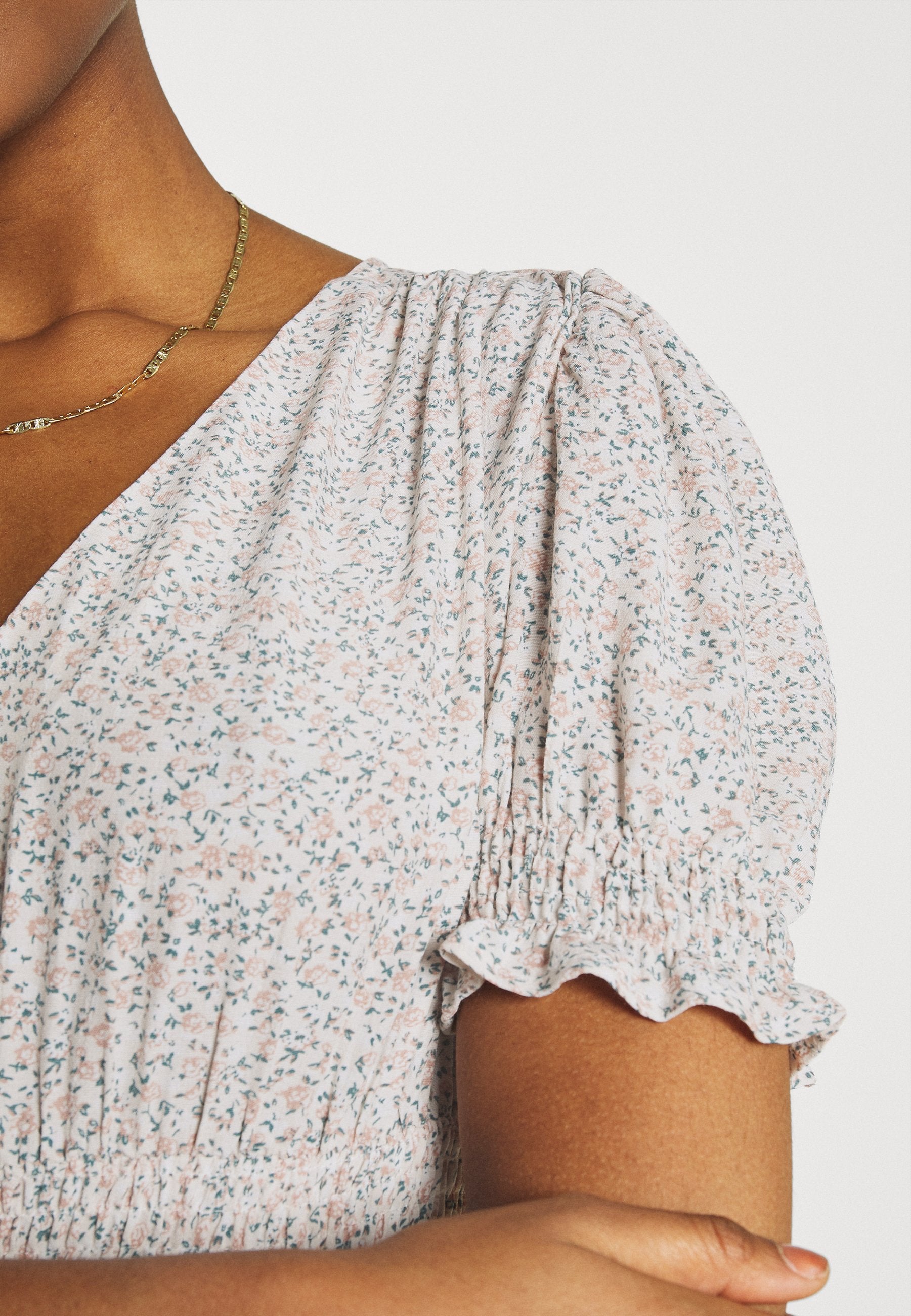 NA-KD V-NECK SMOCKED MINI DRESS