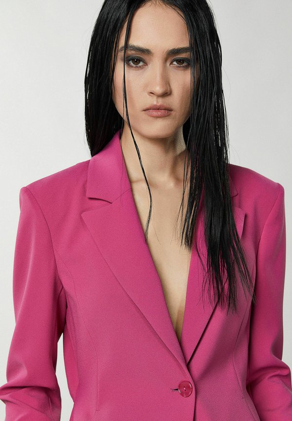 Patrizia Pepe CUT-OUT