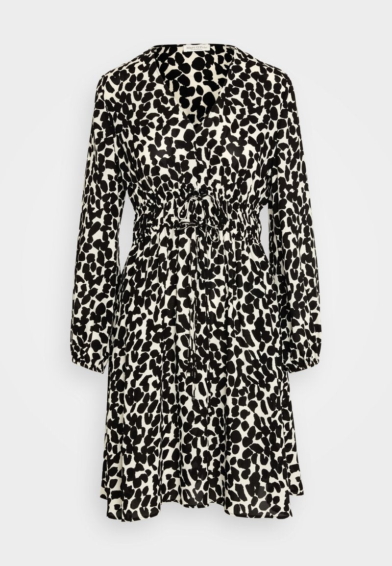  FEMININ STYLE DEEP V NECK  Media 1