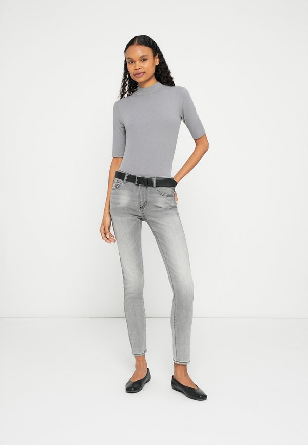 Armani Exchange