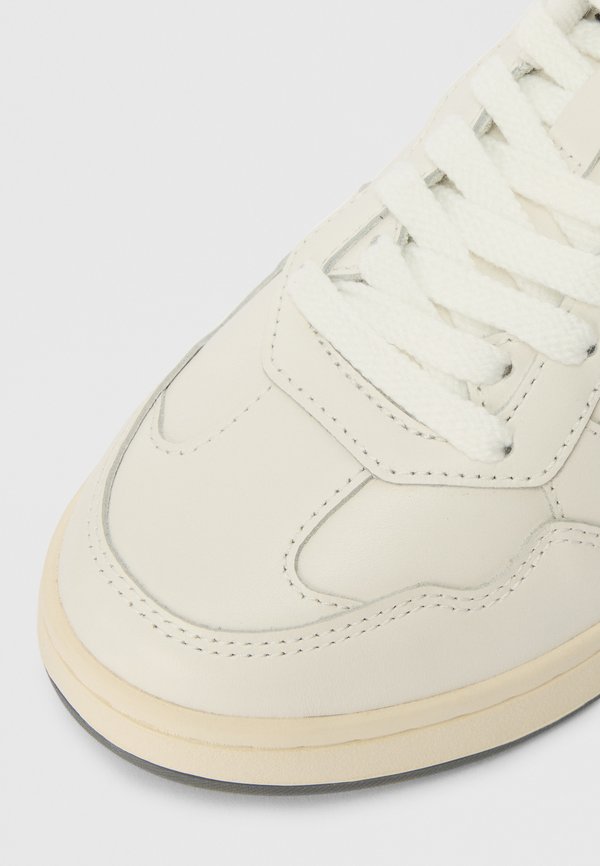 Tommy Jeans ARCHIVE COURT COW PRINT LEATHER TRAINERS