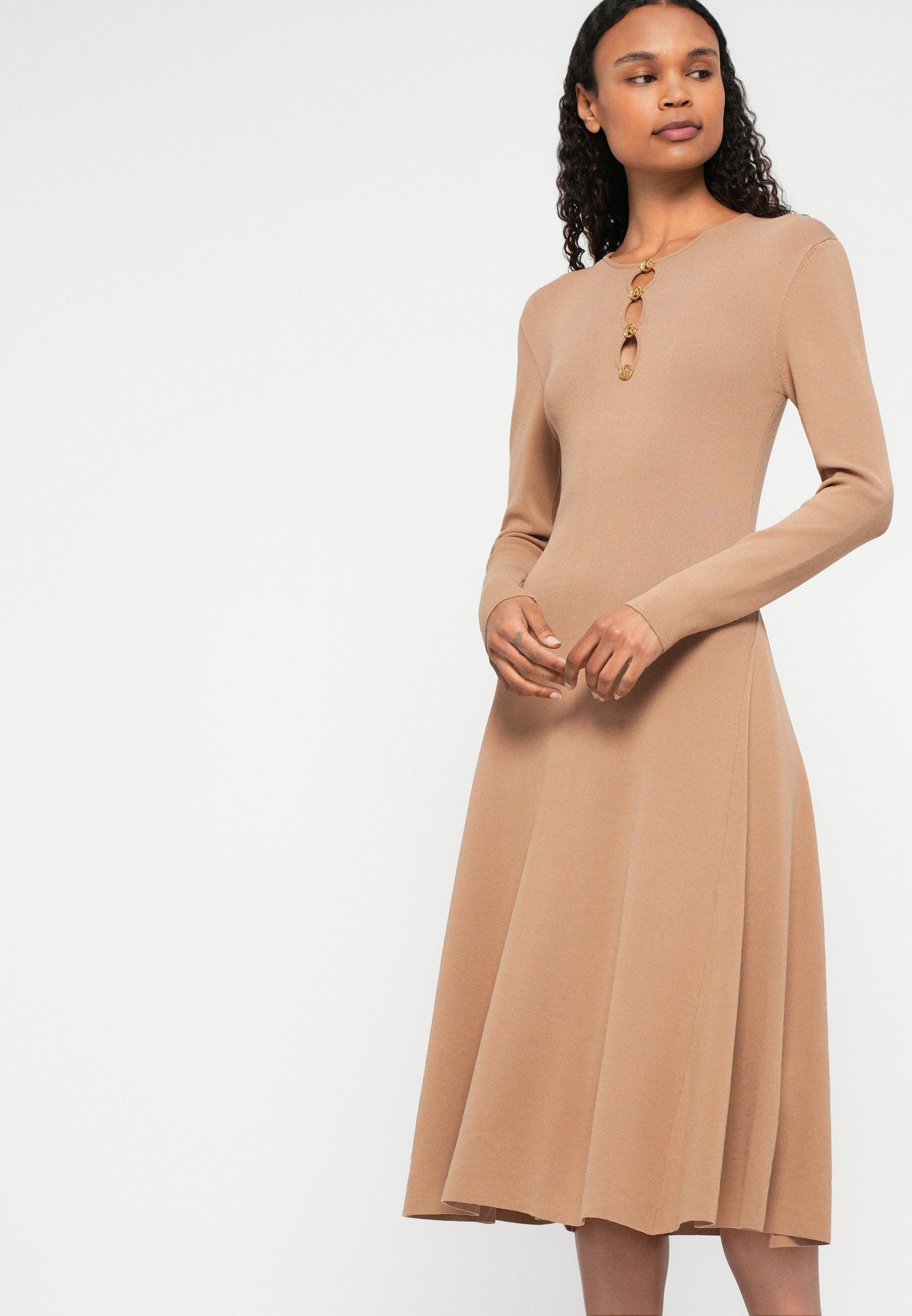 DAILY DRESS Media 5
