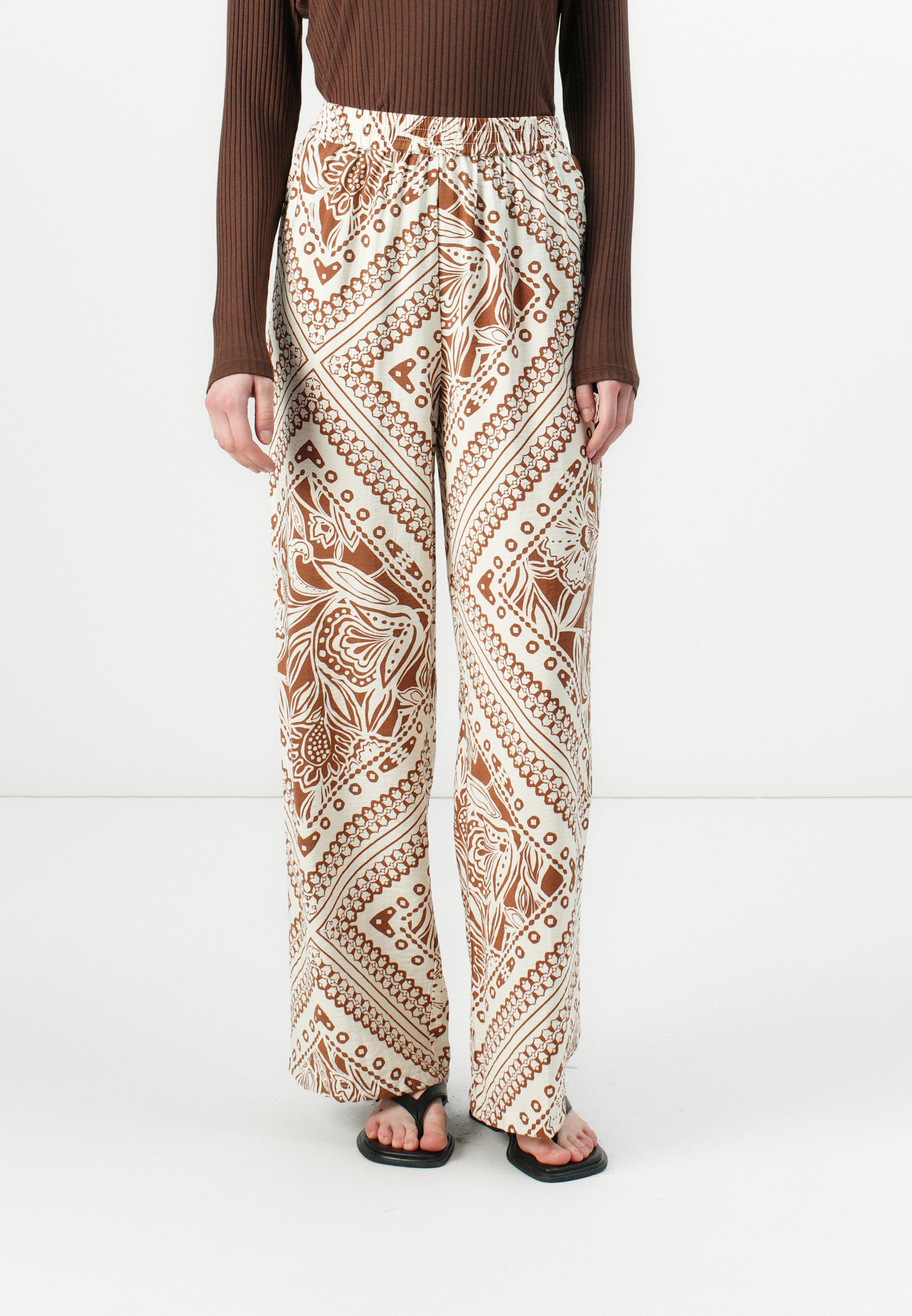 Object OBJLYDIA PANT FAIR