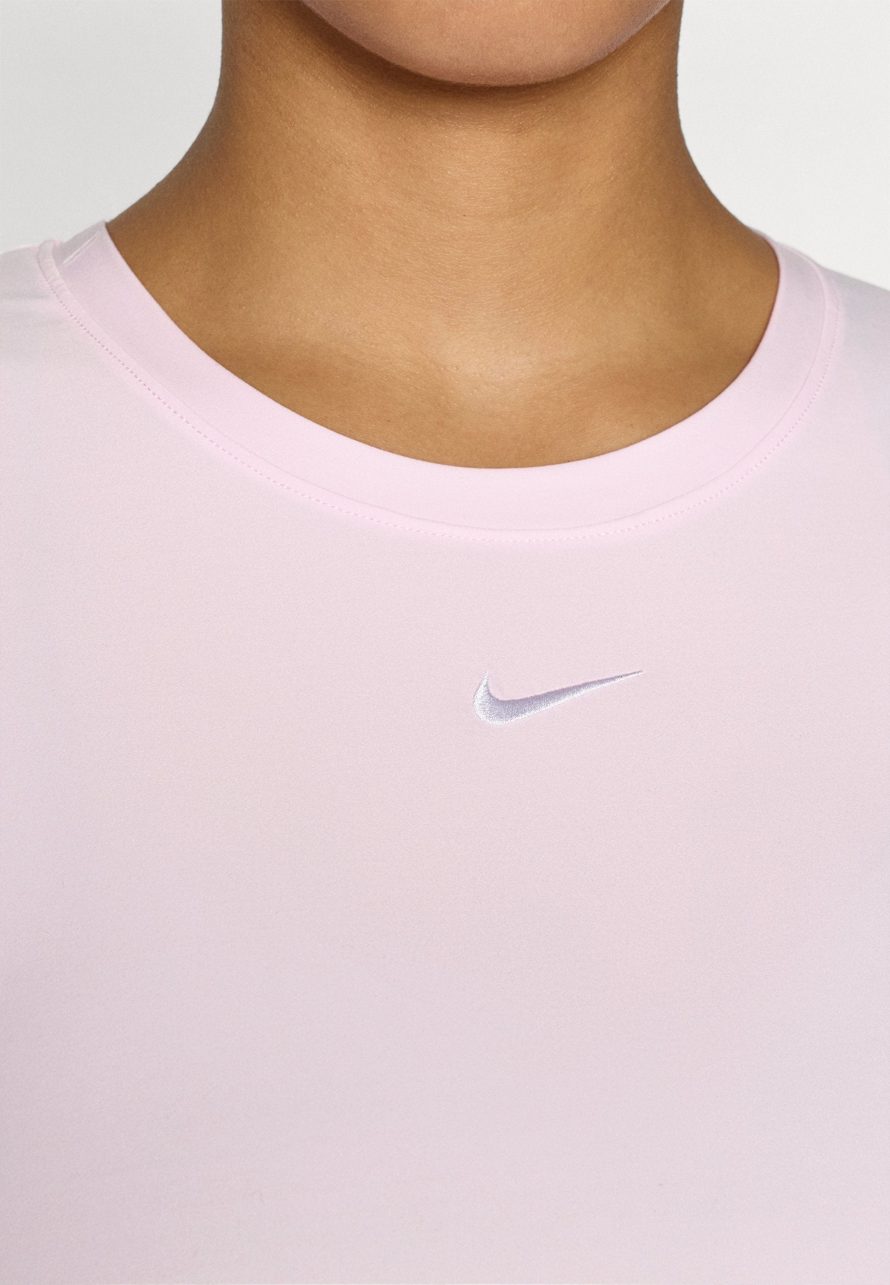 Nike Performance