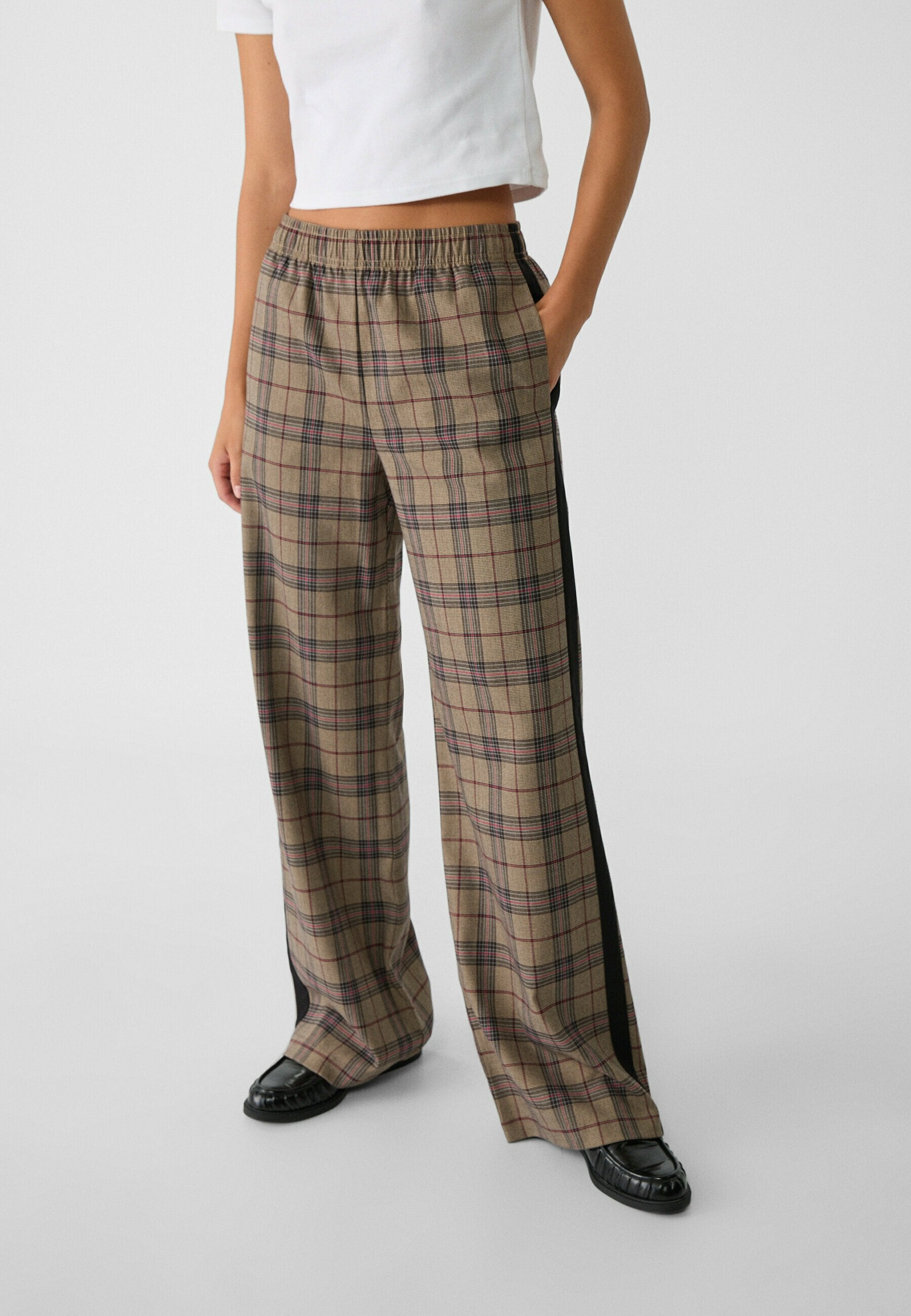 Stradivarius CHECK  WITH SIDE STRIPE