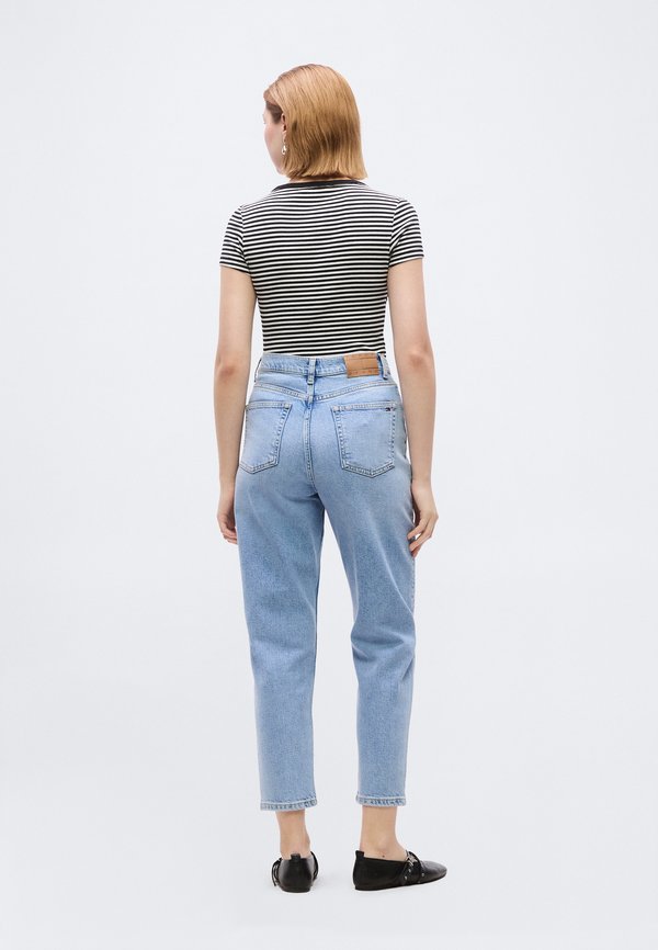 Tommy Jeans ULTRA HIGH RISE TAPERED LEG MOM JEANS