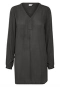 Dunkelgraue Bluse mit langen Ärmeln, die über einen V-Auschnitt, einen lockeren Sitz und einen weichen Textil verfügt, mit mittellanger Schnittführung und gerafften Ärmeln.