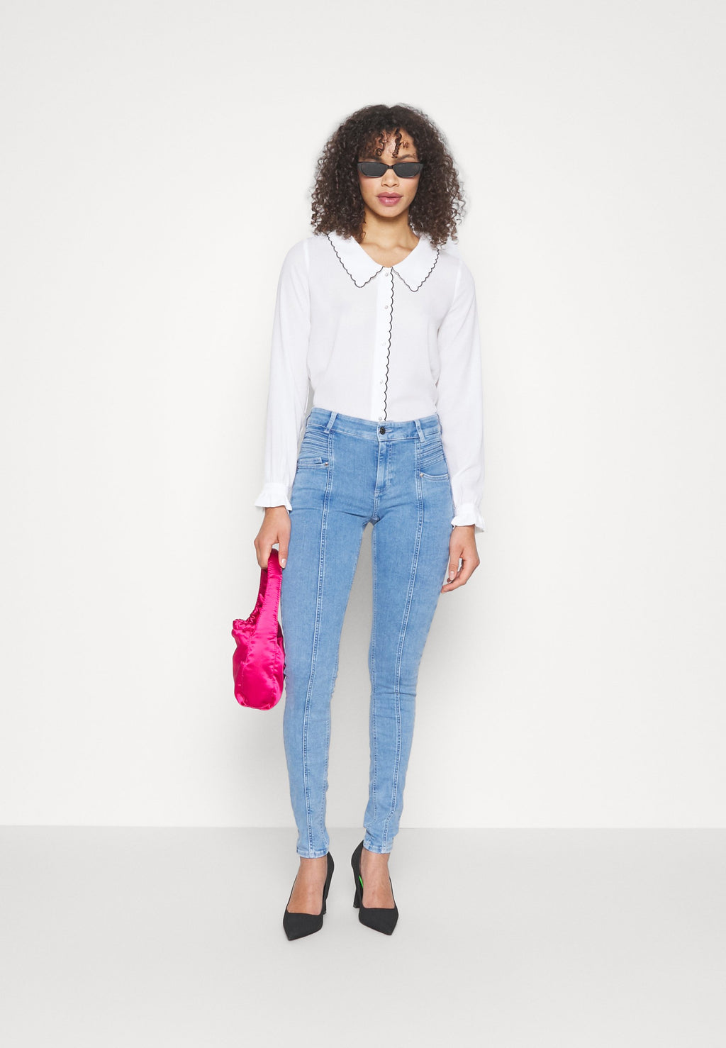 ONLBLUSH MID WAIST PLEAT BIKER Media 2