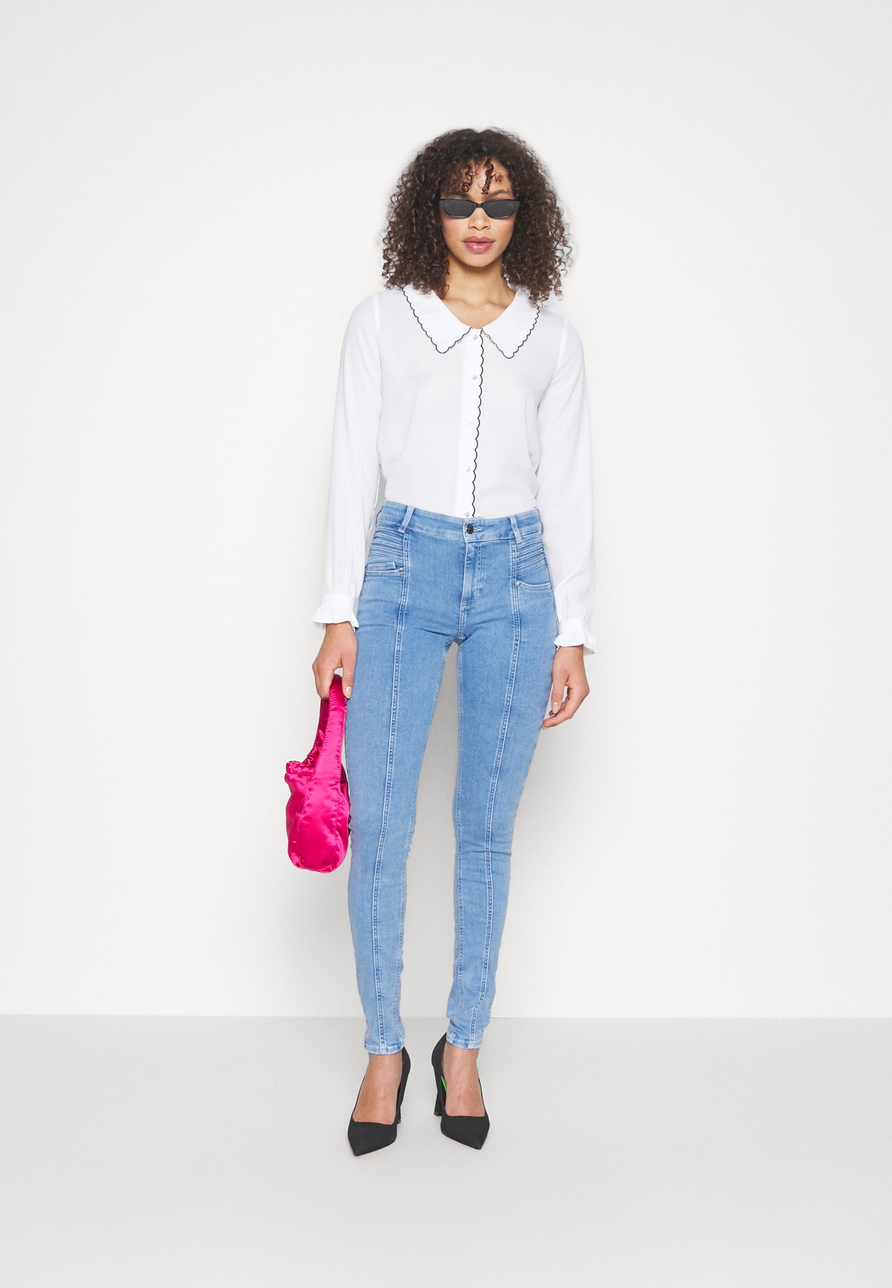 ONLBLUSH MID WAIST PLEAT BIKER Media 2