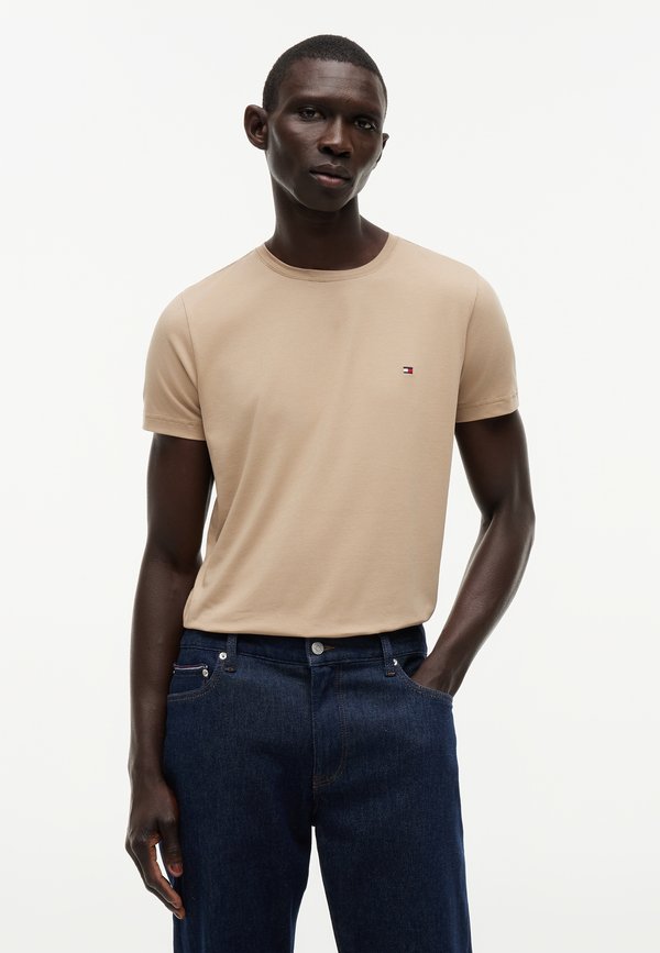 Tommy Hilfiger STRETCH SLIM FIT TEE - Basic T-shirt - batique khaki