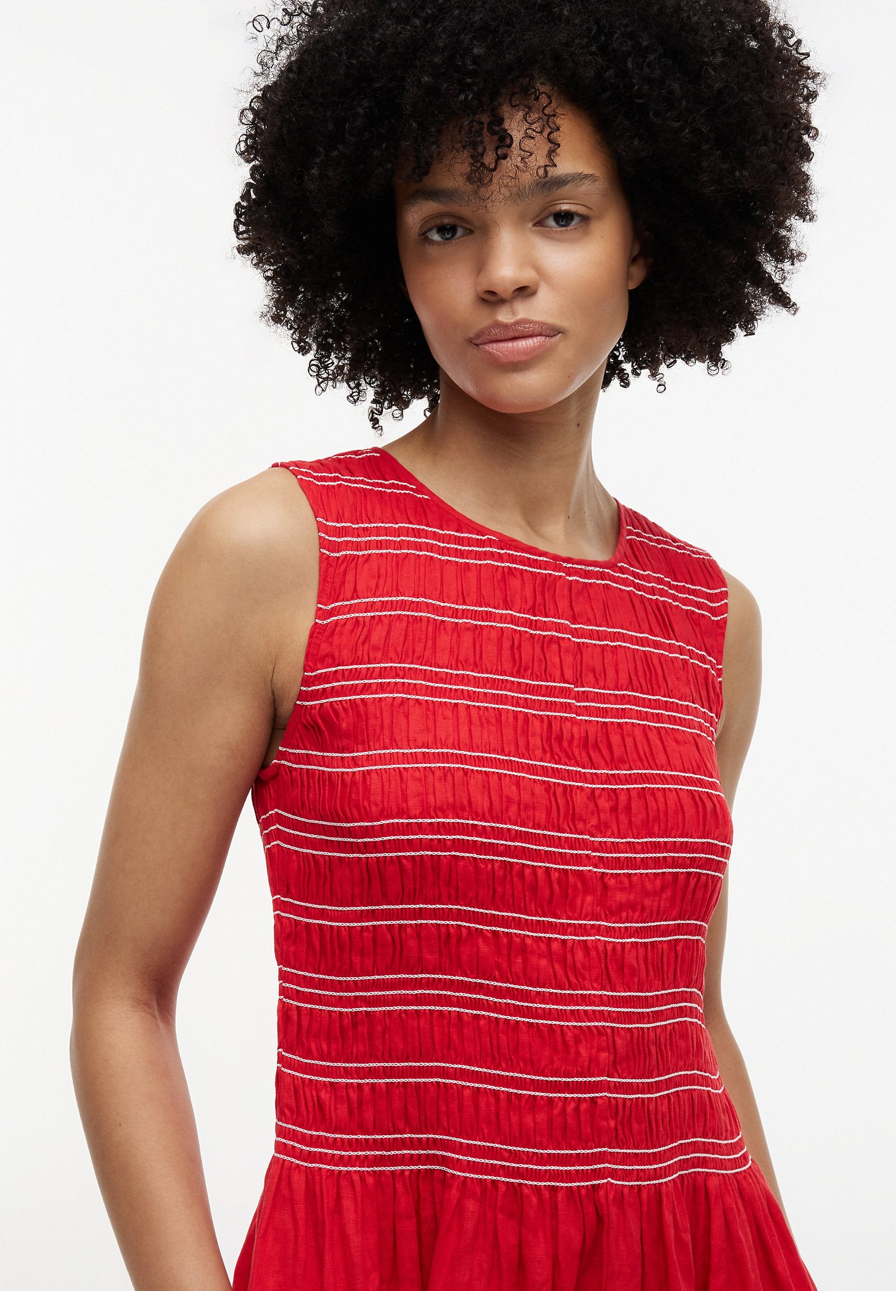 PURE LINEN SMOCK SLEEVELESS MIDI DRESS Media 4
