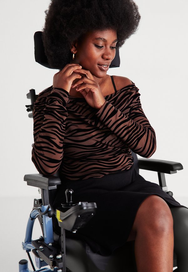 Even&Odd ADAPTIVE MINI SKIRT