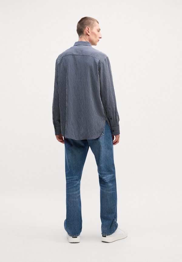 Calvin Klein LOOSE FIT