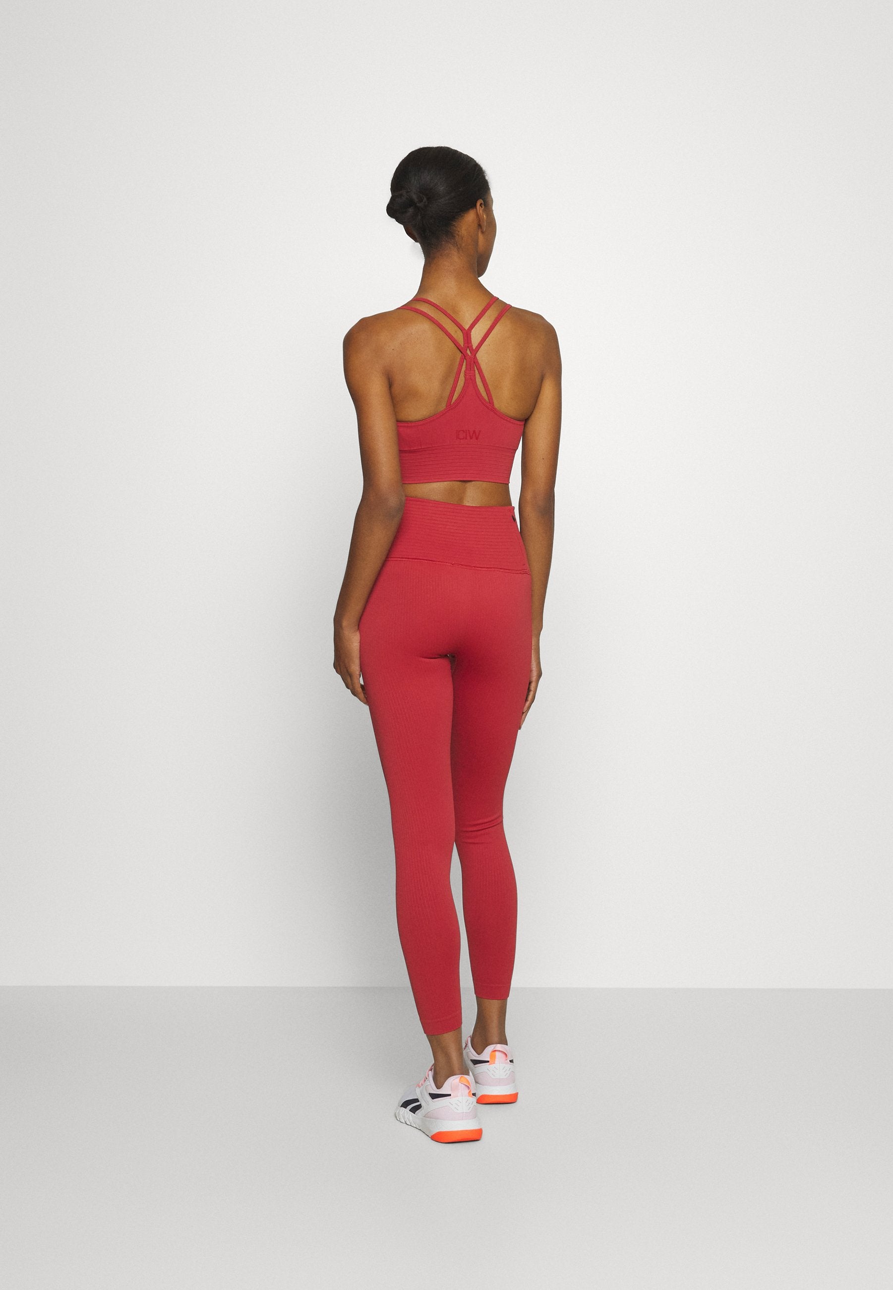 ICANIWILL DEFINE SEAMLESS POCKET