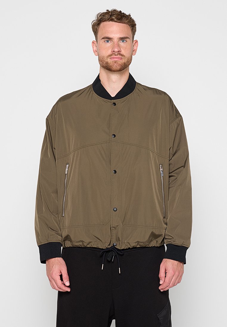 Armani Exchange Bomberjacke Media 1