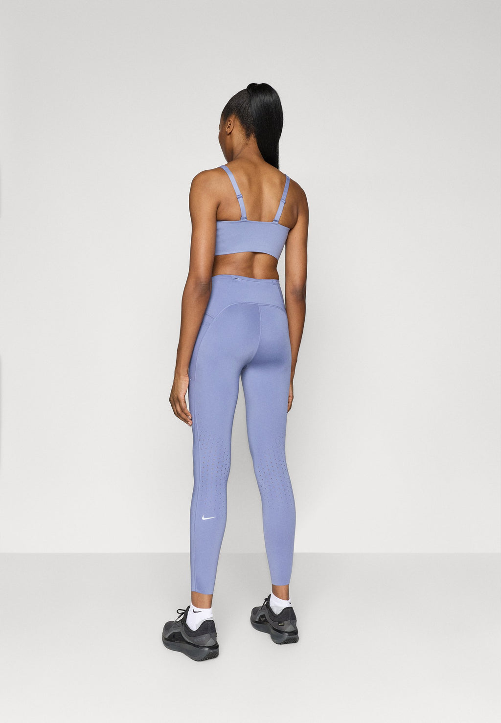 Nike Performance SWIFT