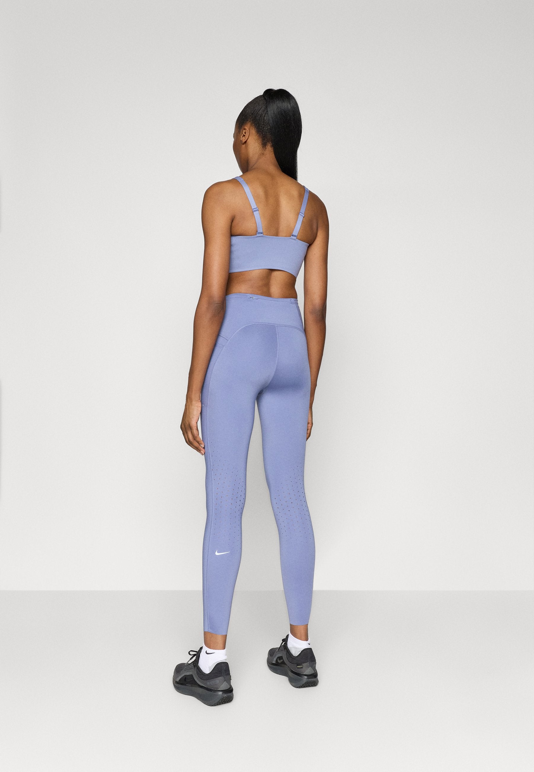 Nike Performance SWIFT