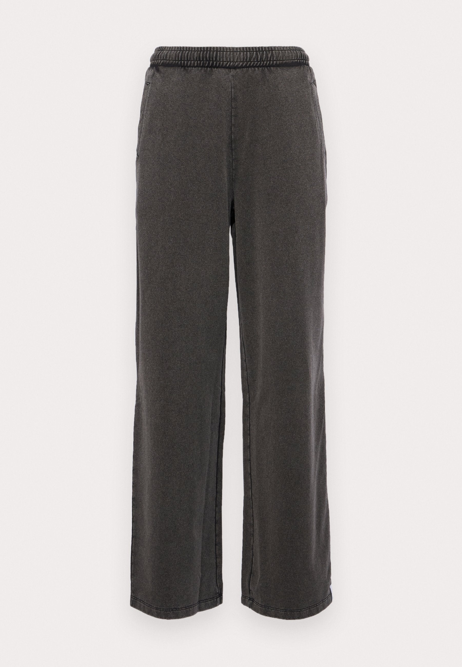 ONLNELLY PANT Media 1