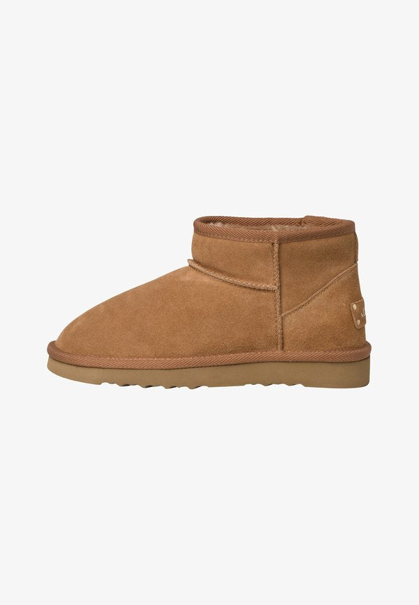 s.Oliver Winter boots - cognac