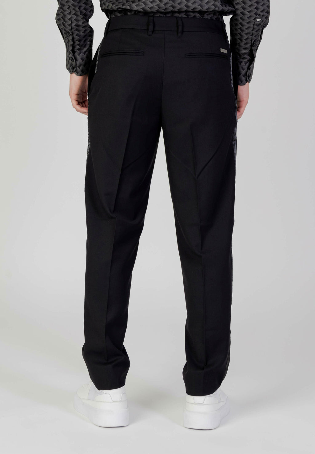 Armani Exchange Chino Media 3