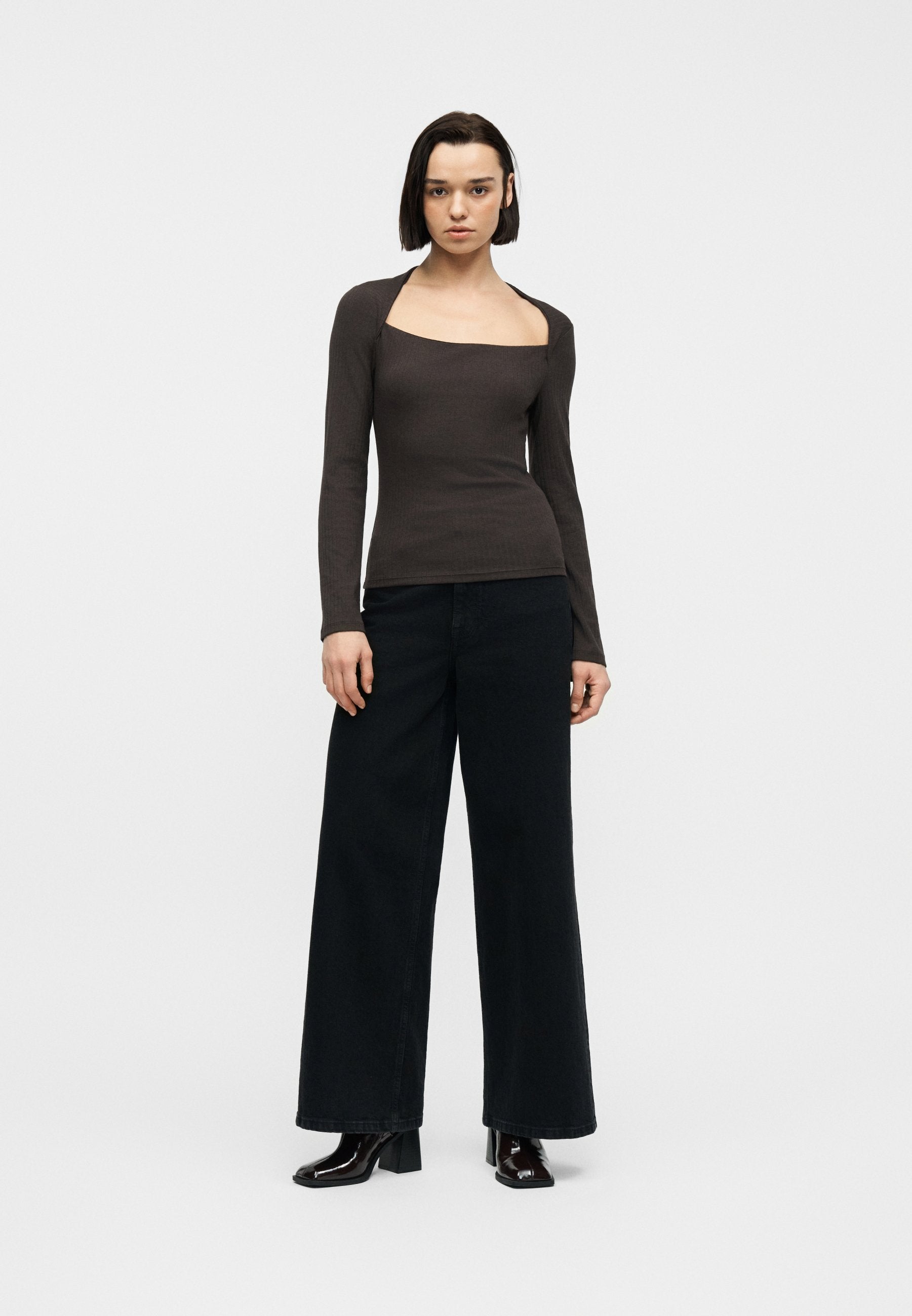 GAP WIDE ENVELOPE NECK