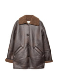 Braune Kunstlederjacke mit einem Schaffellkragen, Knopfverschluss, seitlichen Taschen und strukturierten braunen Bündchen. Lockere Passform und mittellanges Design.