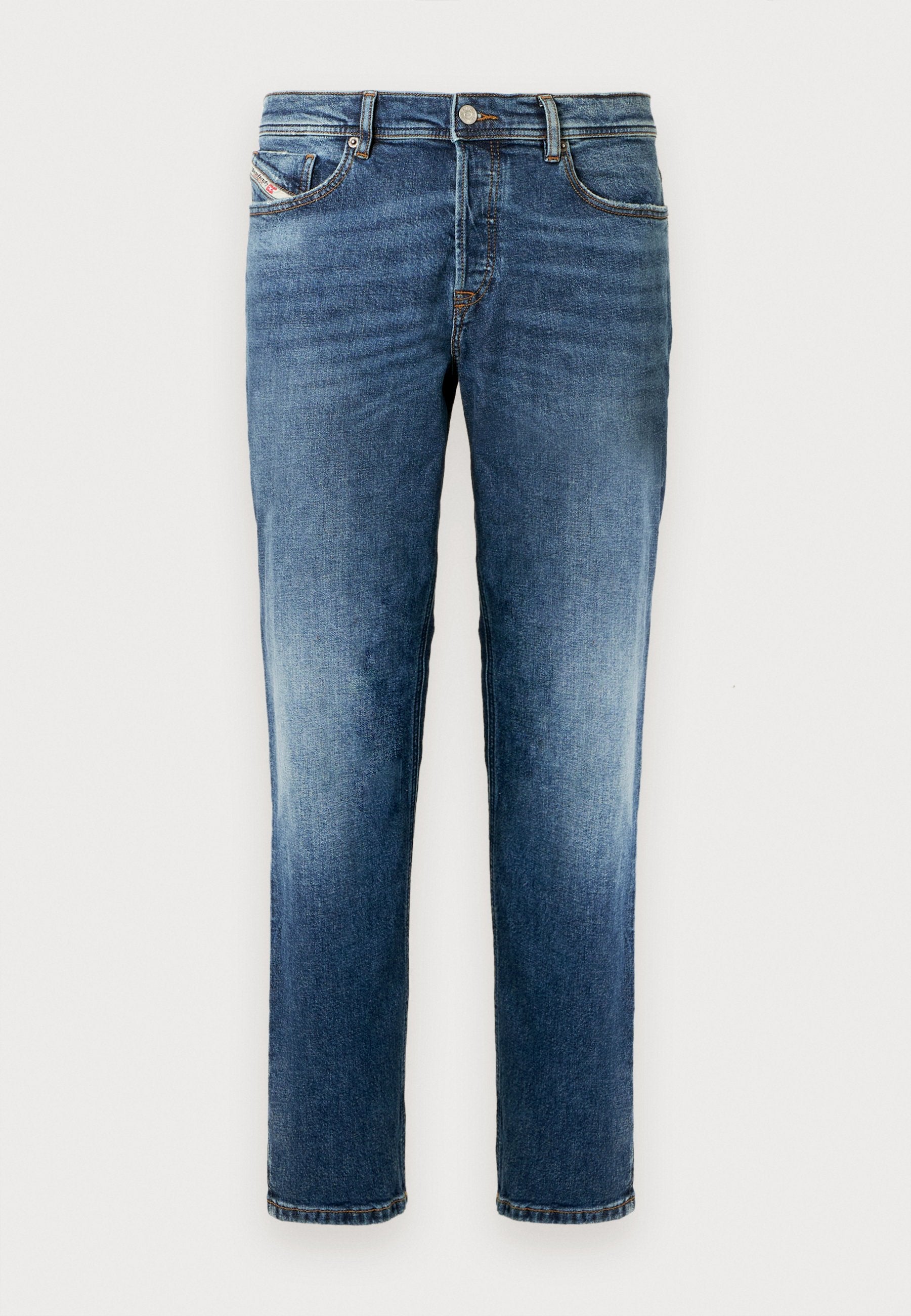 Blaue Jeans aus Denim mit geradem Schnitt, ausgestattet mit einem klassischen Fünf-Taschen-Design, leichter Ausbleichung und einem Knopfverschluss an der Taille.