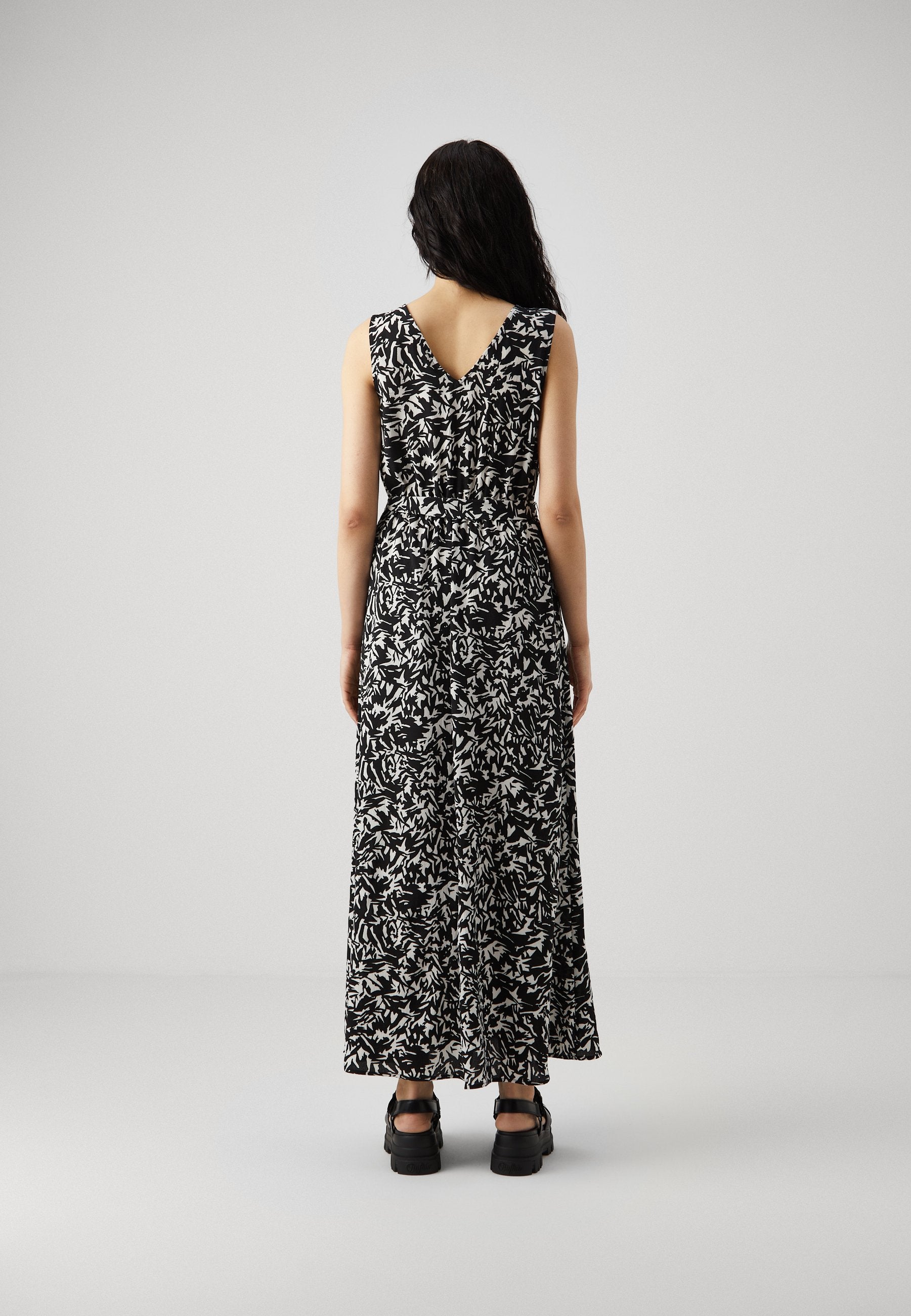 ONLNOVA LIFE LUX FIA DRESS Media 4