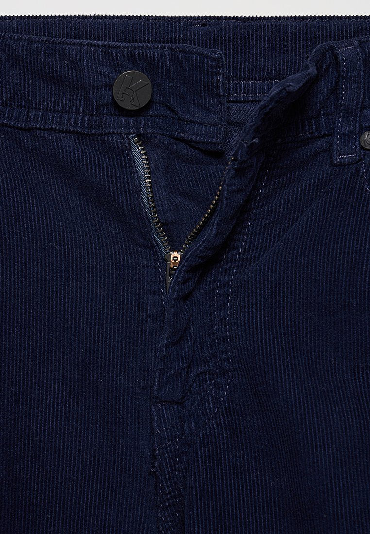 SLIM FIT Media 4