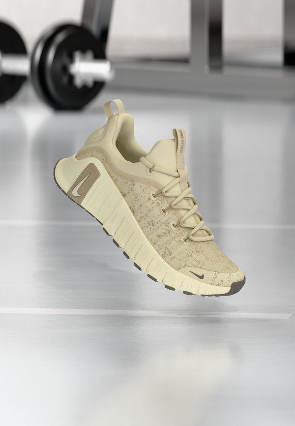 Nike Performance FREE METCON 6 SE - Training shoe - cream ii/coconut milk/light khaki