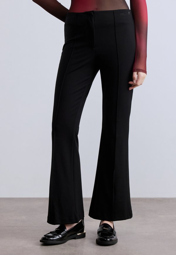 DKNY SEAM FLARE LEG