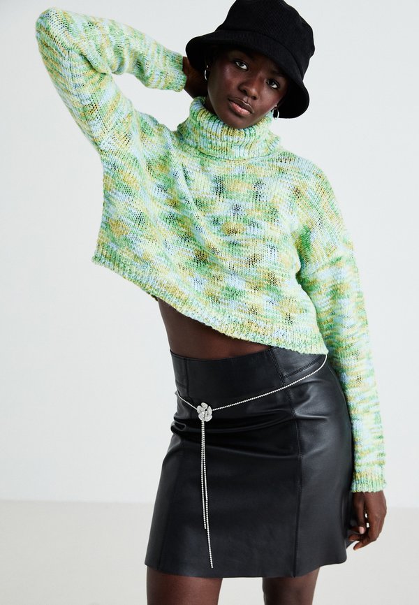 ONLY ONLELOISE CROP ROLLNECK