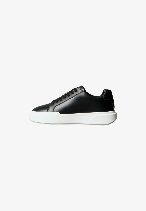 Calvin Klein Jeans Trainers - bright white rhubarb