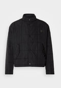 Schwarze gesteppte Jacke mit Stehkragen, ausgestattet mit Druckknöpfen und Seitentaschen, aus glänzendem, leichtem Material gefertigt.
