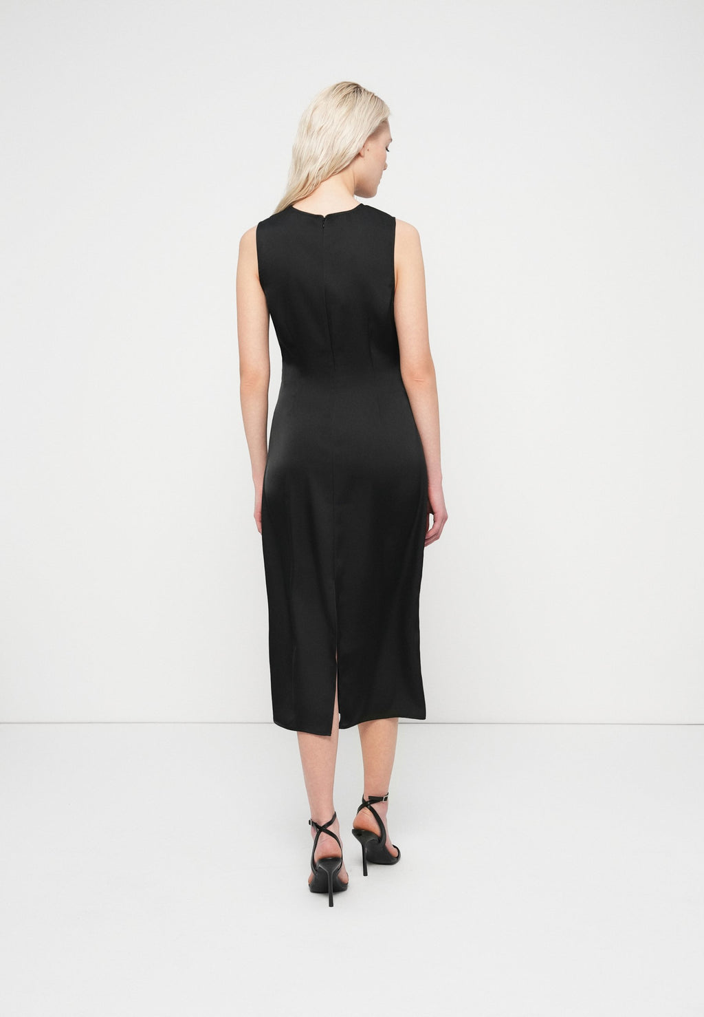 Selected SLFCHLOE SLIM O NECK MIDI DRESS