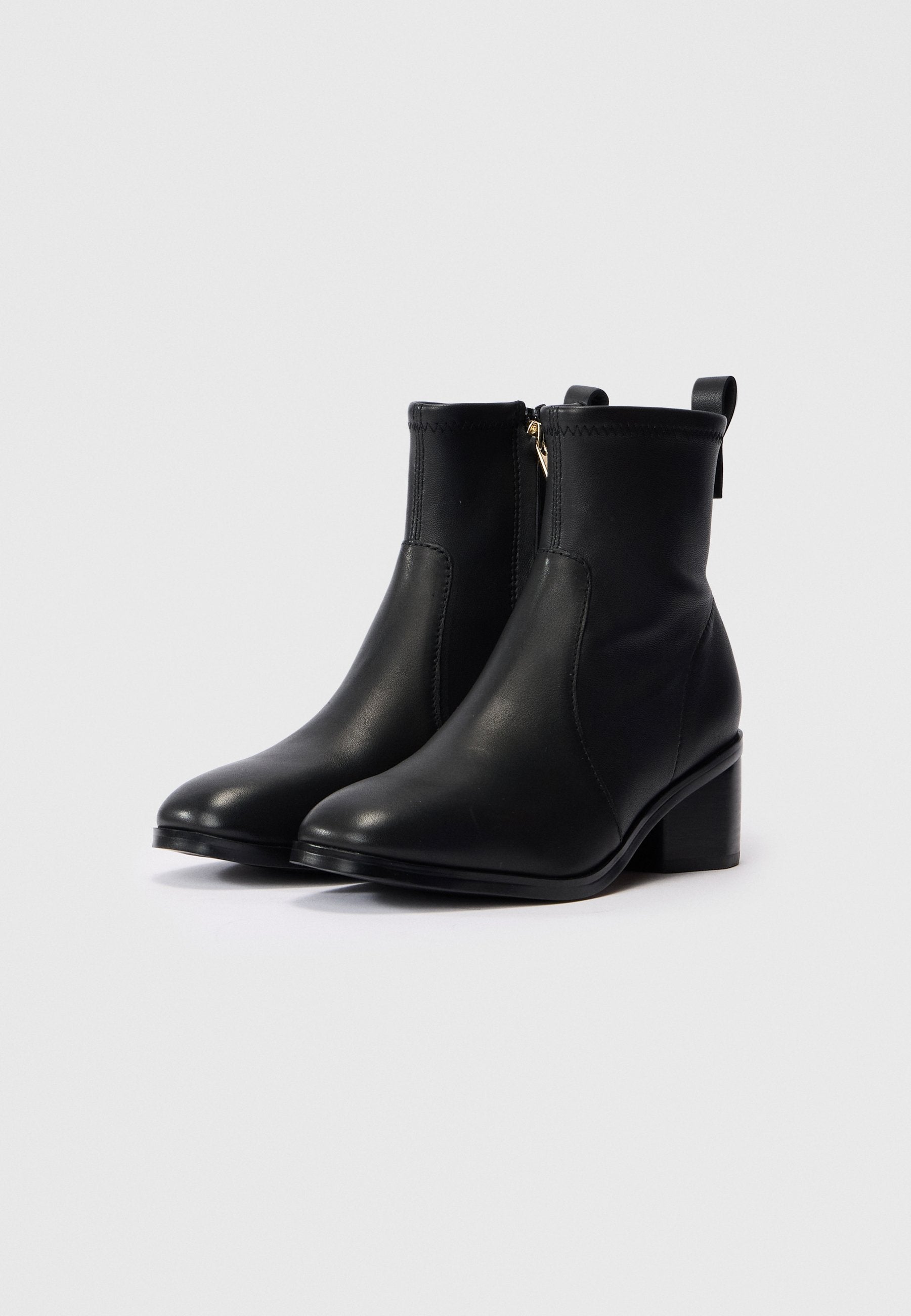 STRETCH BOOTIE Media 2