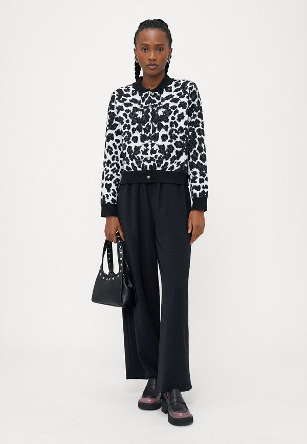 Vero Moda Petite VMAPPLE LEO O NECK