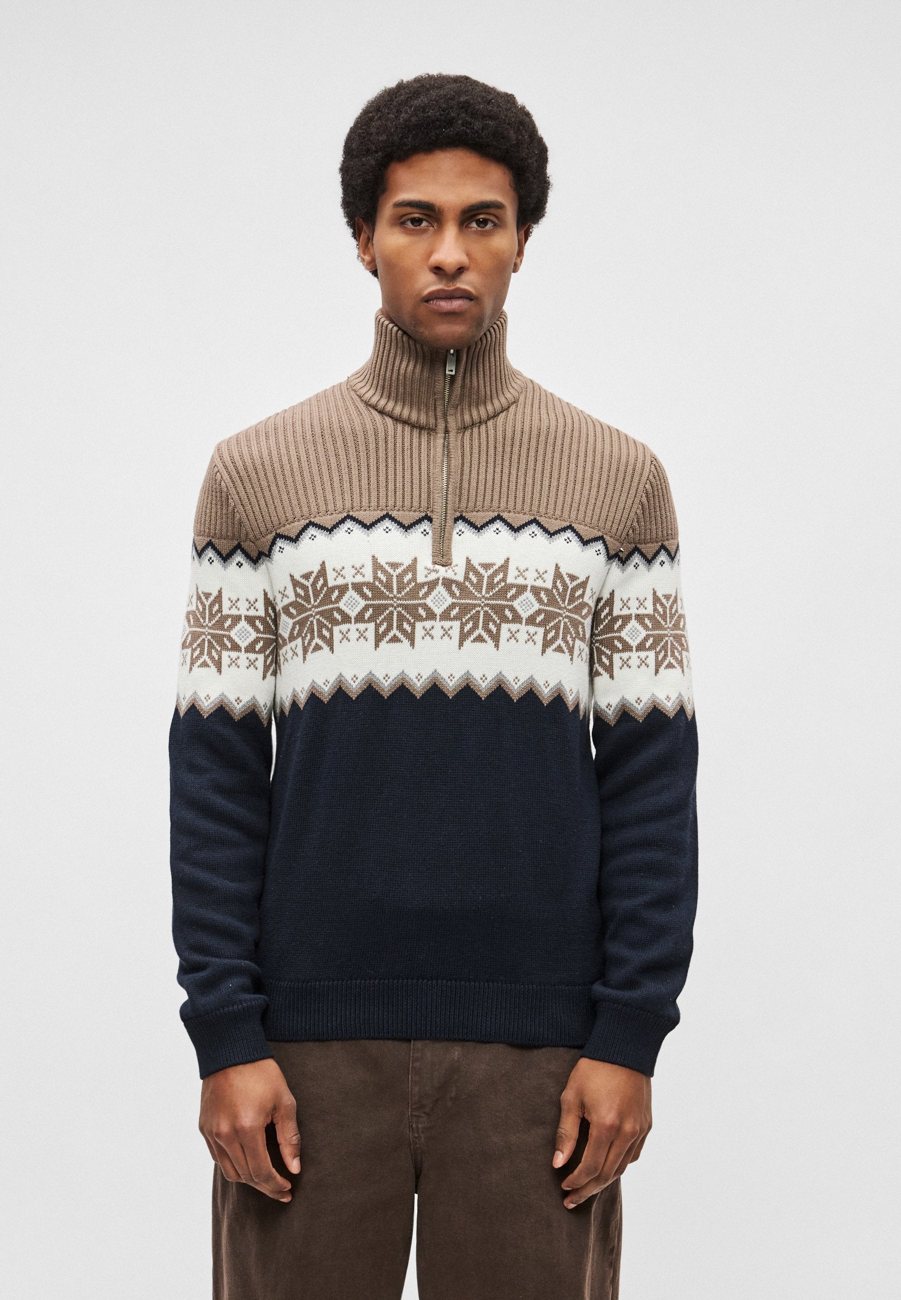HALF ZIP Media 4