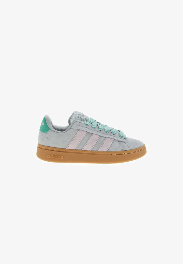 adidas Performance SNEAKERS, BASKETS - Trainers - vert