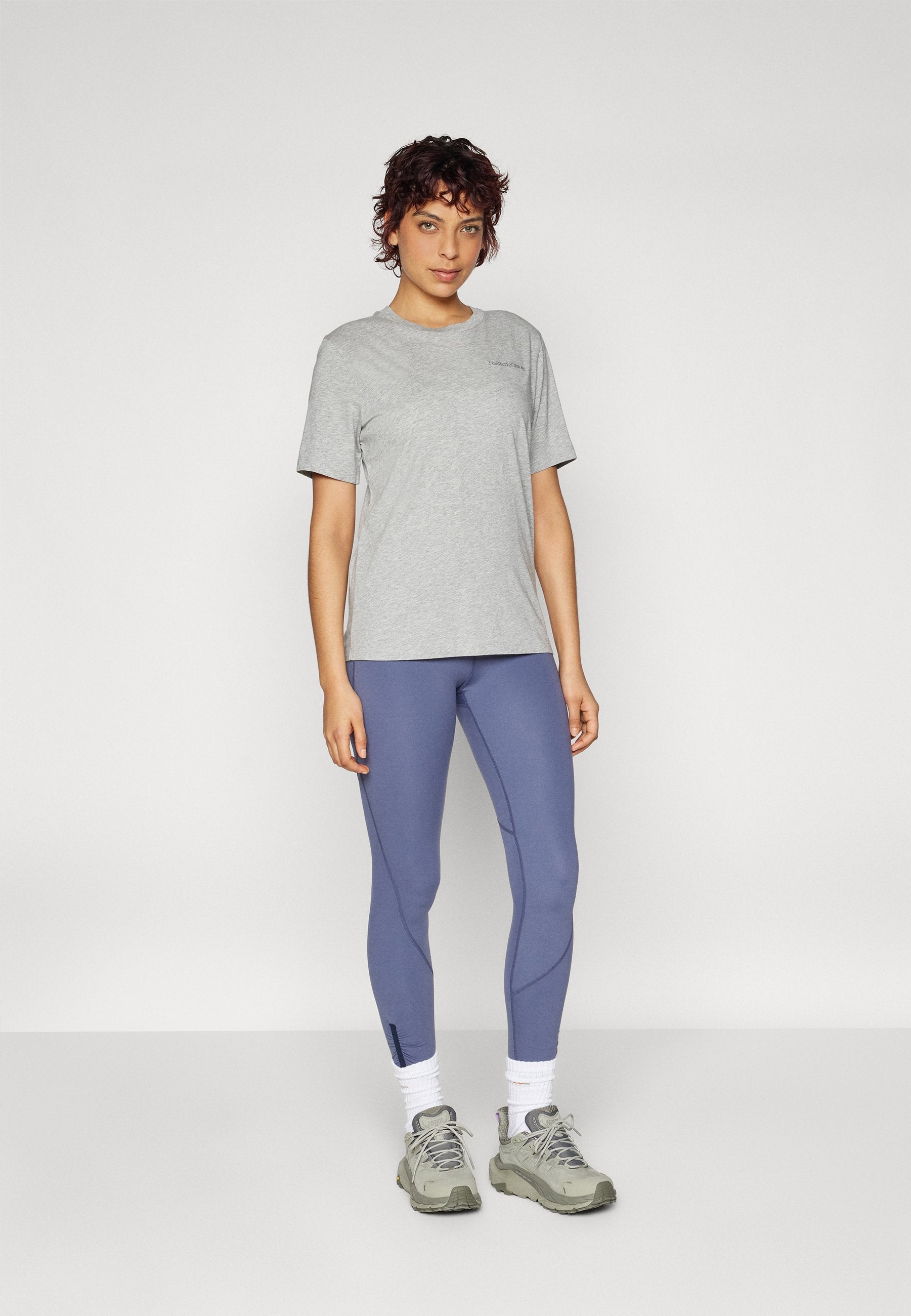 Peak Performance ORIGINAL SMALL LOGO TEE