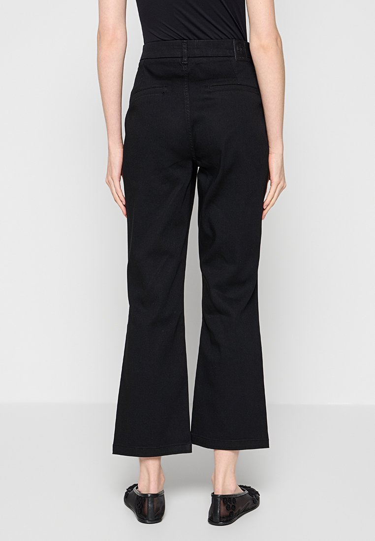 SLIM FIT Media 3